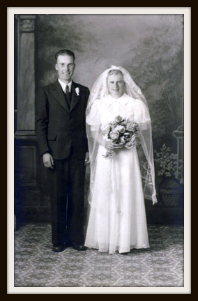 08-Alf & Doris Wedding Photo